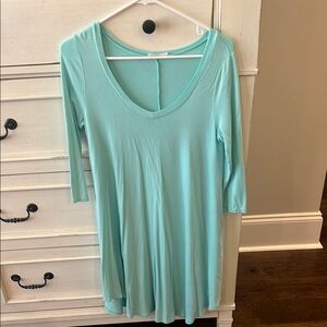 Blue shift dress with Scoop v Neck and 3/4 Sleeves in Relaxed Style